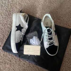 Vintage Havana gadol star sneaker.
NEW size 8